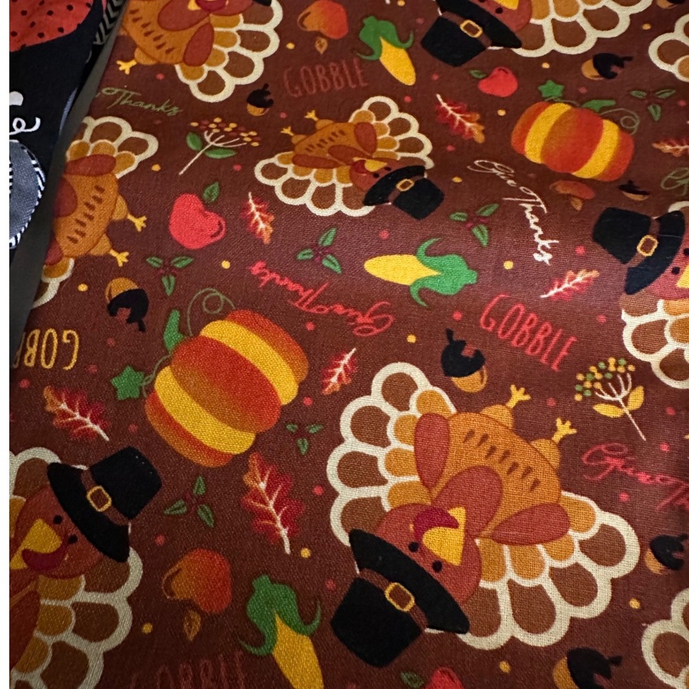 2 Yards Thanksgiving Fall Fabric Bundle Pumpkins Turkeys 44 Inch Wide Cotton - Picture 3 of 3